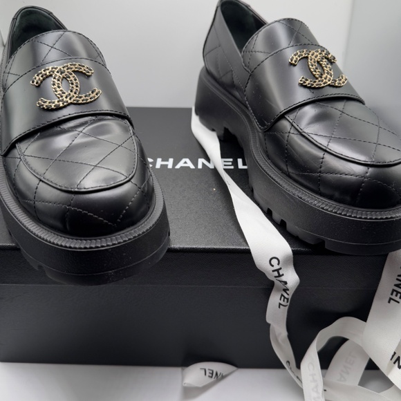 Chanel Chunky CC Slight Platform Lug Loafers - Picture 3 of 8